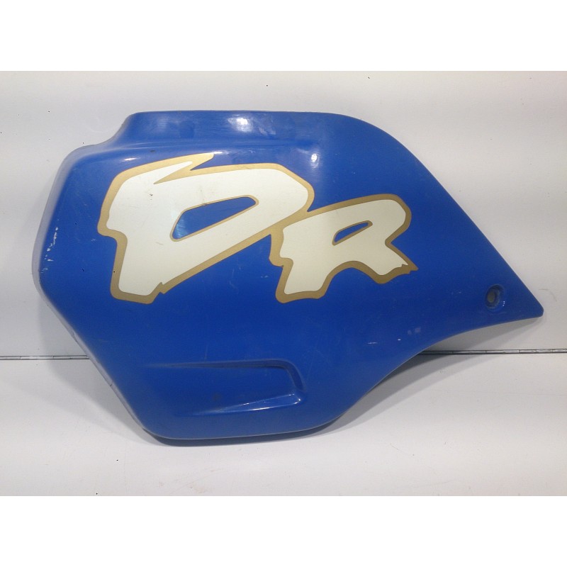 Left side fuel tank cover of the Suzuki DR650R