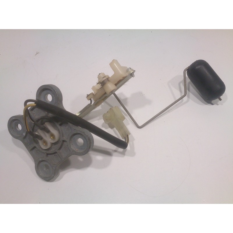 thumbnail image 2 of Fuel Petcock For Suzuki Bandit GSF600 GSF600S 96-04 GSF1200 GSF1200S 96-2000 44300-26E00 2 of 5