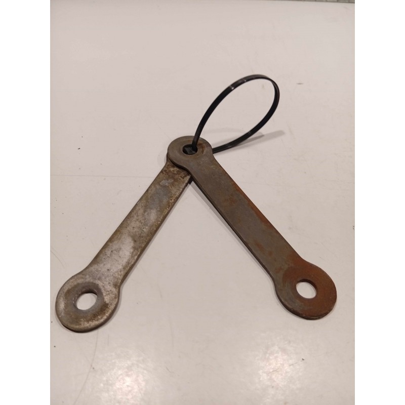 Rear brake drum support Sanglas 400F.