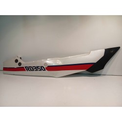 Tapa o colín derecha debajo asiento Yamaha RD 350.