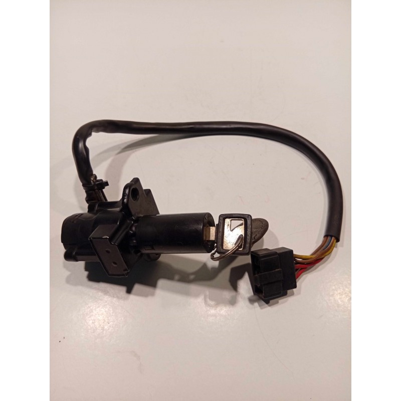 Ignition switch/lock with key for Honda VFR 750.