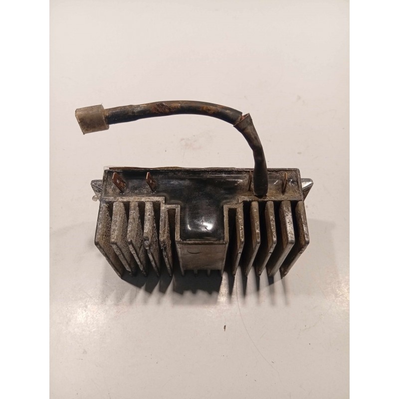 Regulador de voltatge KTM 350/400 GS.