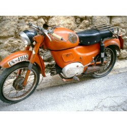 Moto Guzzi Lario 110